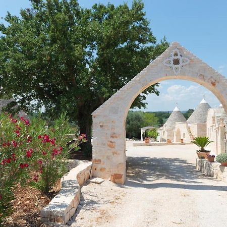 Trulli Vules Aparthotel Остуни Екстериор снимка