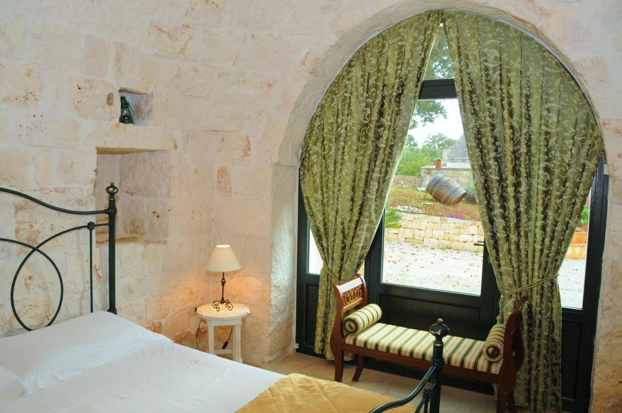 Trulli Vules Aparthotel Остуни Екстериор снимка