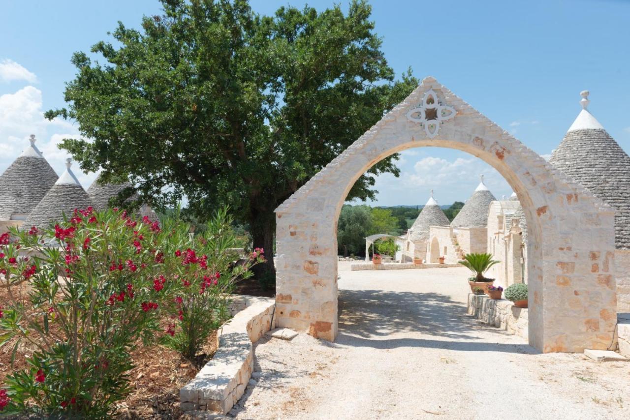 Trulli Vules Aparthotel Остуни Екстериор снимка