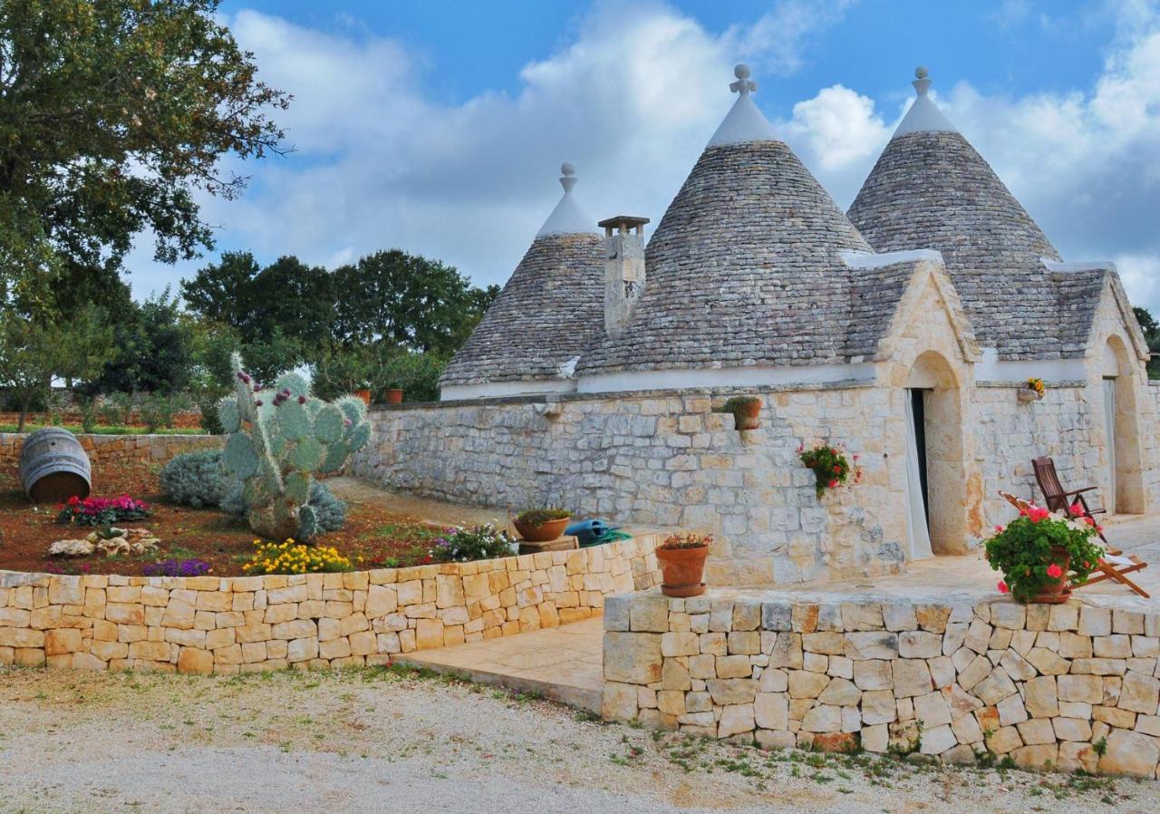 Trulli Vules Aparthotel Остуни Екстериор снимка