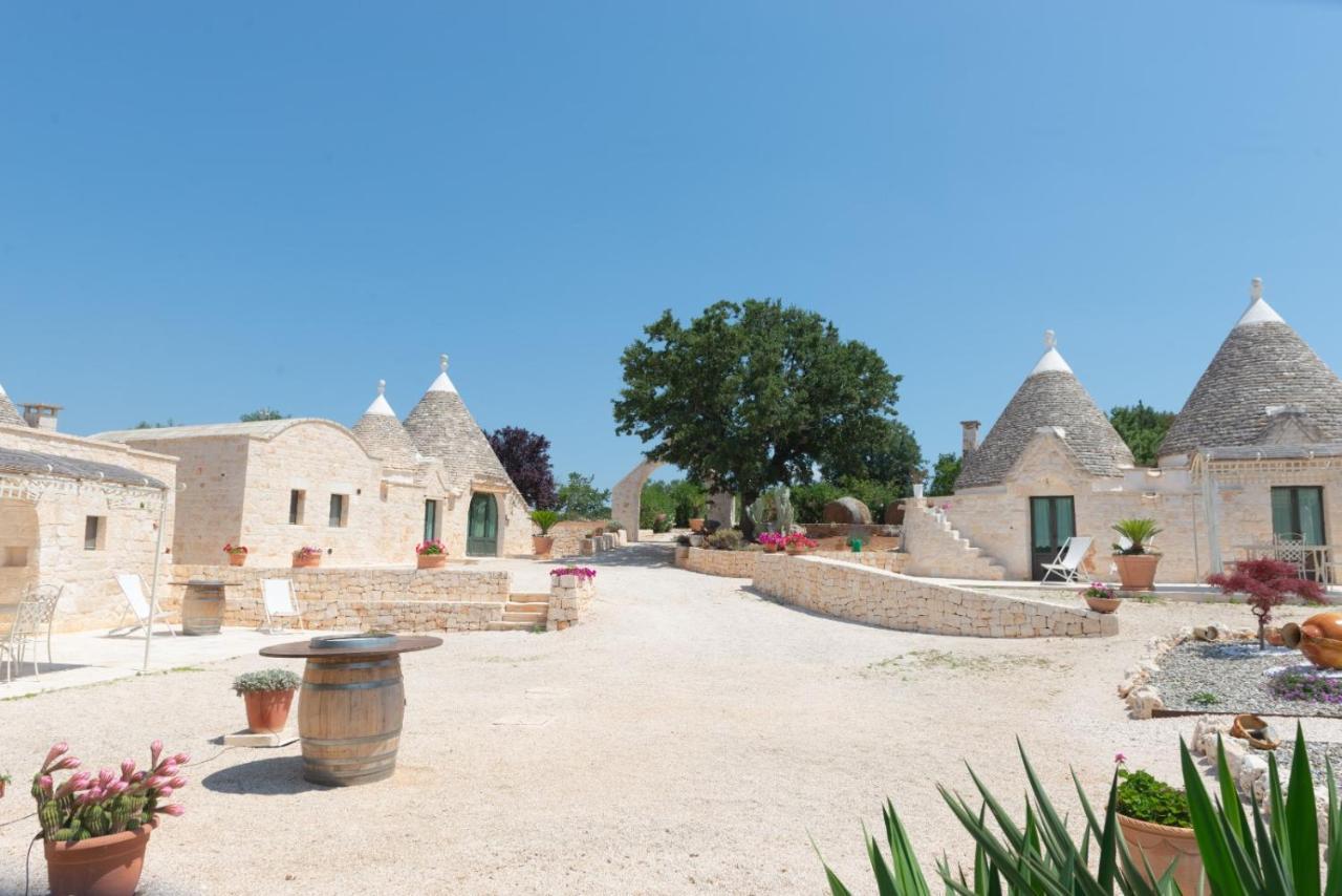 Trulli Vules Aparthotel Остуни Екстериор снимка