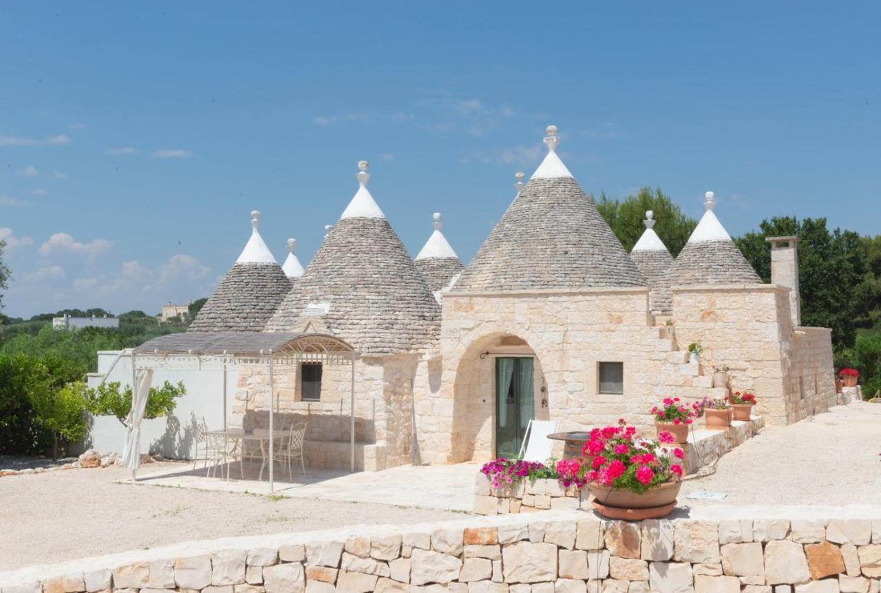 Trulli Vules Aparthotel Остуни Екстериор снимка